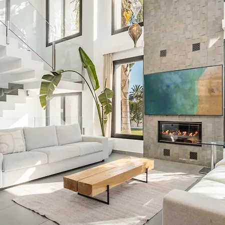 El Paraiso Cinema Gym Pool Lounge Parking Вилла Эстепона