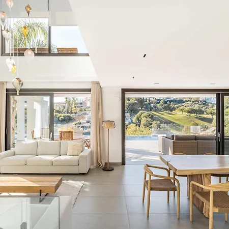 El Paraiso Cinema Gym Pool Lounge Parking *