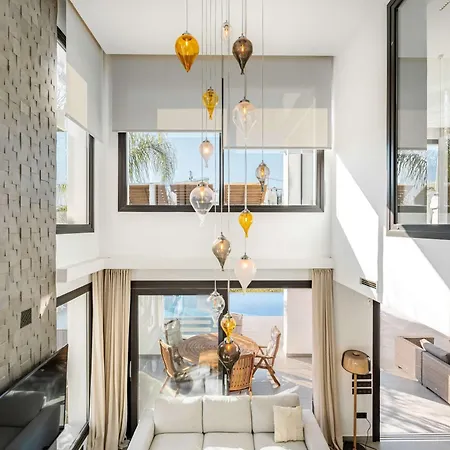 El Paraiso Cinema Gym Pool Lounge Parking Вилла Эстепона