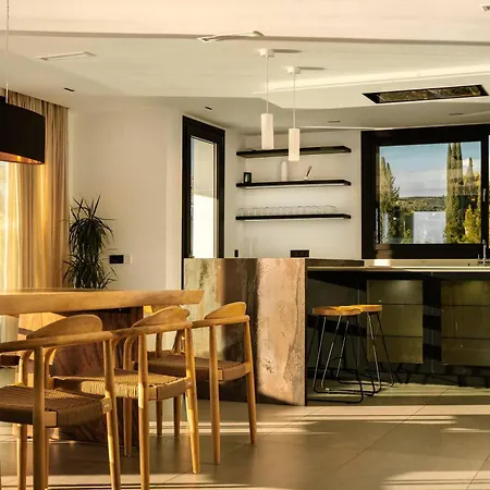 El Paraiso Cinema Gym Pool Lounge Parking Вилла