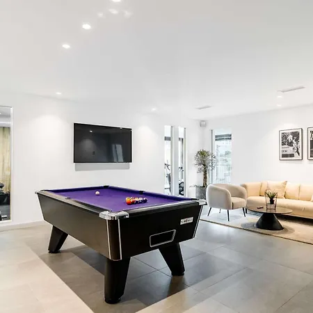 El Paraiso Cinema Gym Pool Lounge Parking וילה