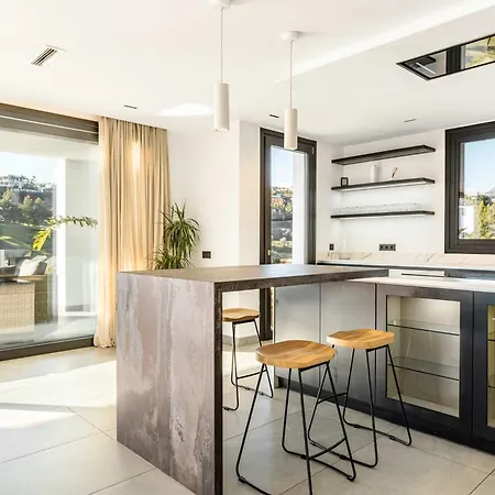 El Paraiso Cinema Gym Pool Lounge Parking וילה