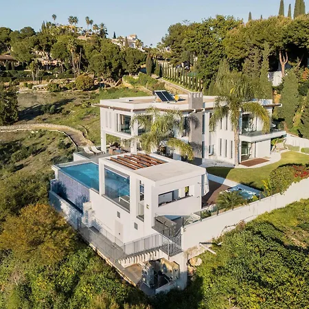 El Paraiso Cinema Gym Pool Lounge Parking אסטפונה