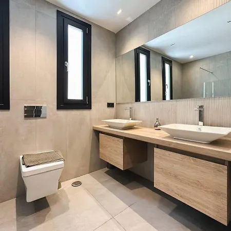 El Paraiso Cinema Gym Pool Lounge Parking *