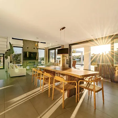 El Paraiso Cinema Gym Pool Lounge Parking וילה *