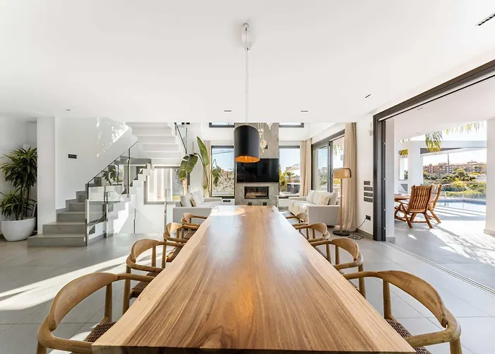 El Paraiso Cinema Gym Pool Lounge Parking Villa