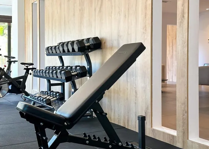 El Paraiso Cinema Gym Pool Lounge Parking