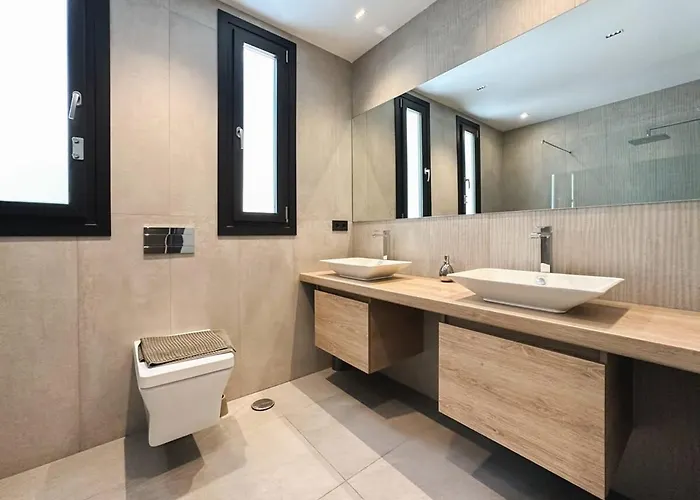 El Paraiso Cinema Gym Pool Lounge Parking *