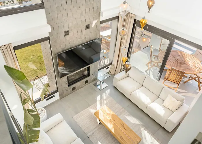 El Paraiso Cinema Gym Pool Lounge Parking * Estepona