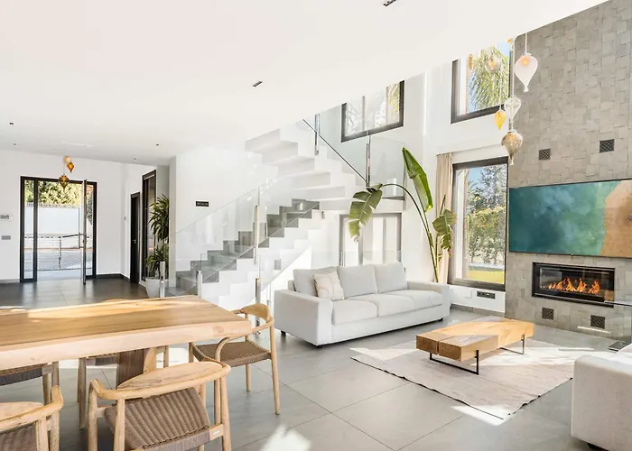 El Paraiso Cinema Gym Pool Lounge Parking Βίλα