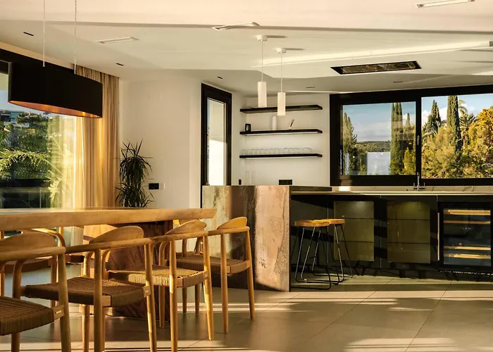 El Paraiso Cinema Gym Pool Lounge Parking Βίλα