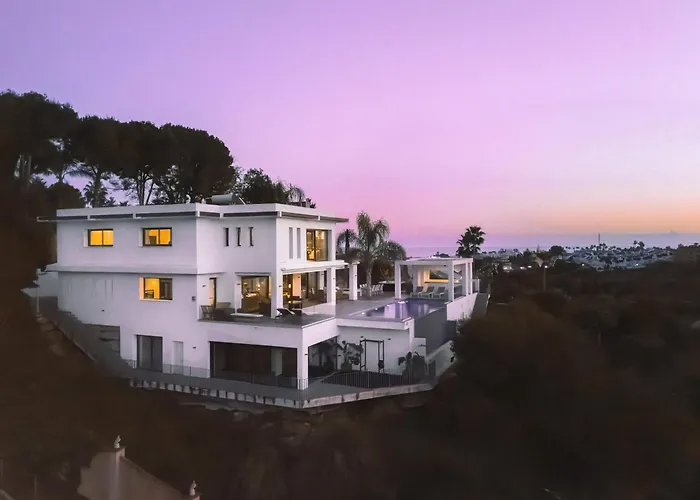 El Paraiso Cinema Gym Pool Lounge Parking *