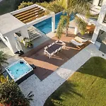 El Paraiso Cinema Gym Pool Lounge Parking Villa