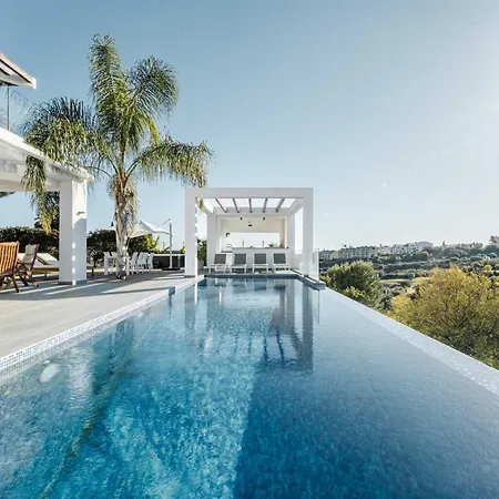 El Paraiso Cinema Gym Pool Lounge Parking וילה