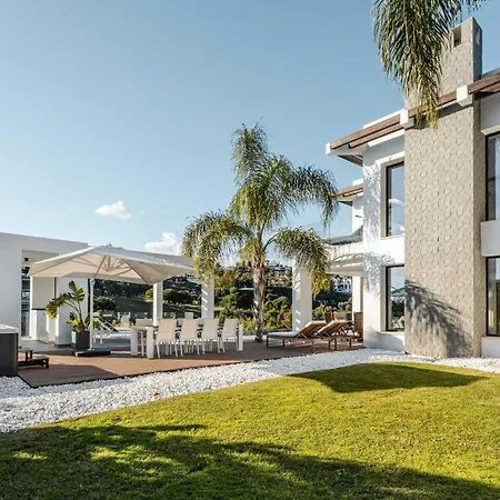 El Paraiso Cinema Gym Pool Lounge Parking * Estepona