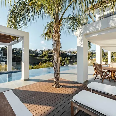 El Paraiso Cinema Gym Pool Lounge Parking Villa