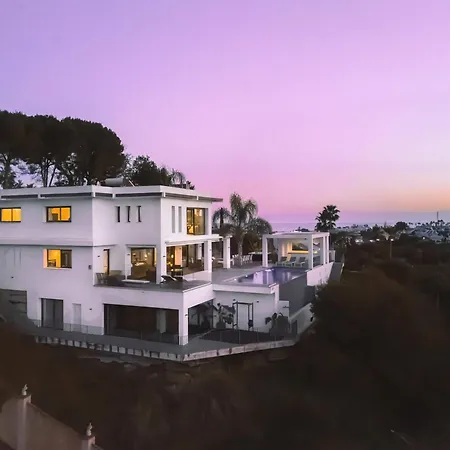 El Paraiso Cinema Gym Pool Lounge Parking *