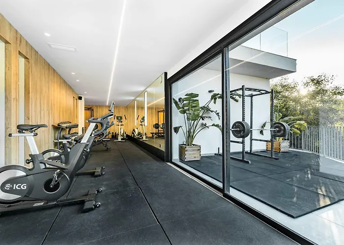 El Paraiso Cinema Gym Pool Lounge Parking Villa